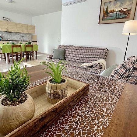Agriturismo I 9 Filari ลิเมนา ภายนอก รูปภาพ